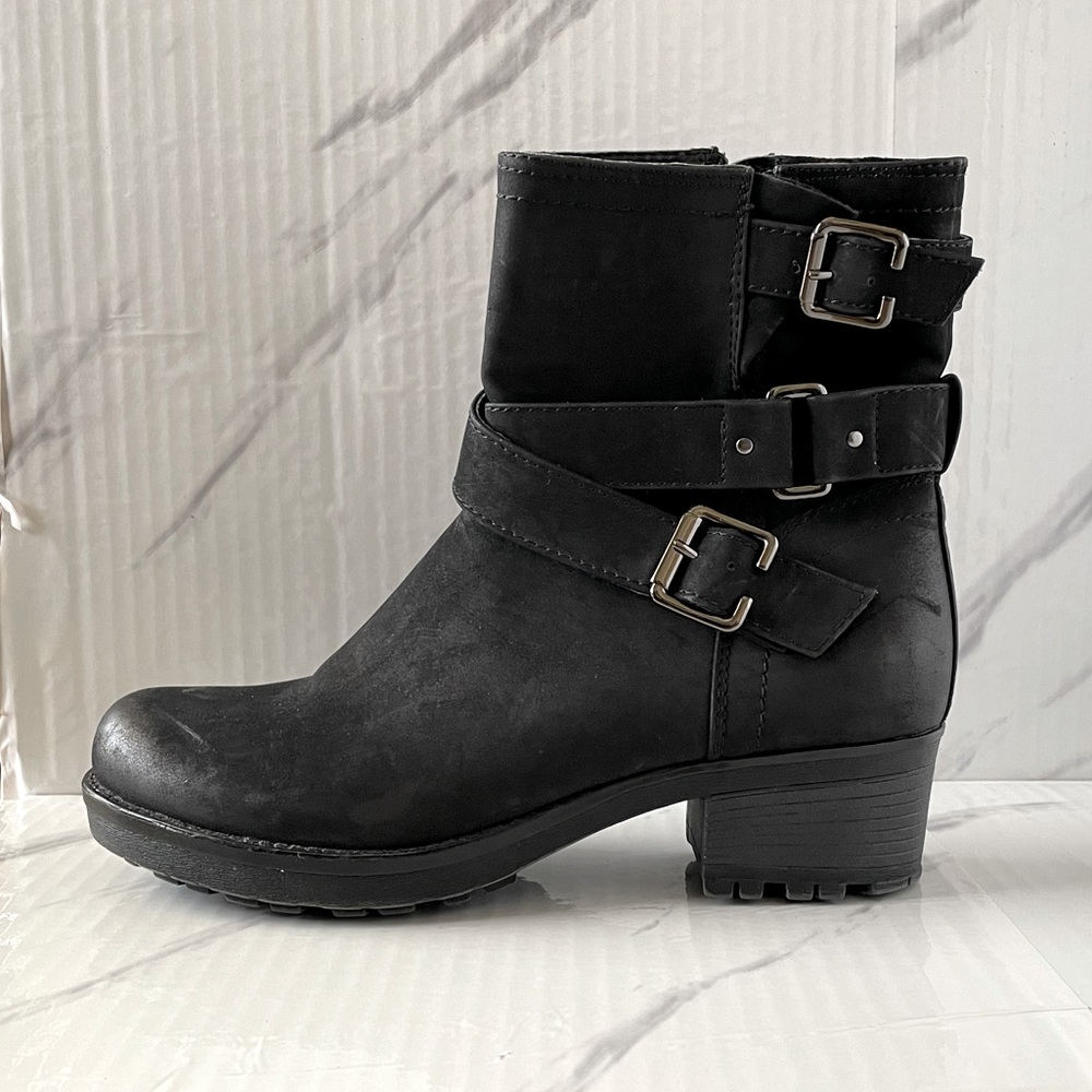 Sonoma Life+Style Women’s Size 9.5 Black Winter Boots With Buckles. USED!